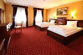 Rum med två dubbelsängar i Debrecen, i Hotell Obester****