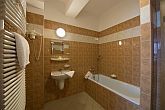 Hotel Alfold Gyongye en Oroshaza - cuarto de baño