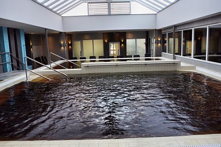 La piscine de l'eau médicale et thermale de l'Hotel Delibab Hajduszoboszlo 4 étoiles