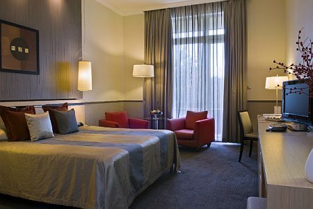 Hotell Andrassy Budapest - hotellets rum vid Andrassy gatan i Budapest