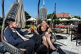 Hotel Sopron - Terrasse dans un environnement tranquille et agréable