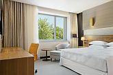 Four Points by Sheraton Hotel Kecskemet - hotellets vacker och elegant ljus rum