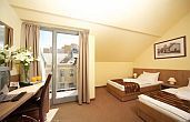 Erzsebet Kiralyne Hotel - habitacion con balcon libre en Godollo