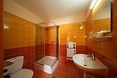 Six Inn Hotel Budapest - cazare ieftină în cartierul VI cu baie frumoasă
