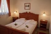 Hotel Var Wellness Visegrad - リバービューをヴィシェグラード城ホテルとスパの素敵なダブルルーム