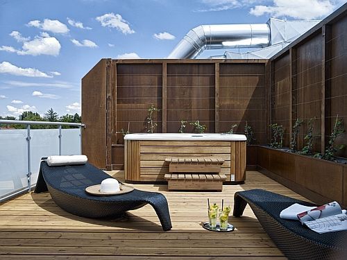 Chambre d'hôtel avec jacuzzi sur la terrace dans l'Hôtel Barack Thermal á Tiszakécske