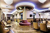 Grand Hotel Glorius cu un hol elegant în hotelul de wellness