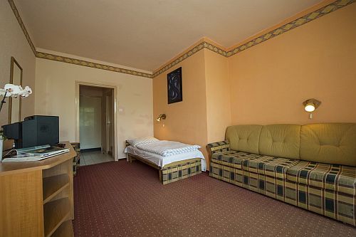 Hotel Familia din Balatonboglar, camera spațioasă pentru familii pe plaja la Balaton