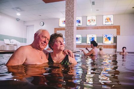 Piscine thérapeutique à l'hôtel Elixir à Morahalom