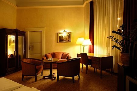 ホテルセントラールナジカニジャ(Hotel Central Nagykanizsa)・ナジカニジャのハンガリー風のレストラン