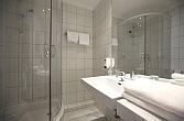  Отель Арпад город Татабанья-Árpád Hotel Tatabánya – ванная комната в номере отеля