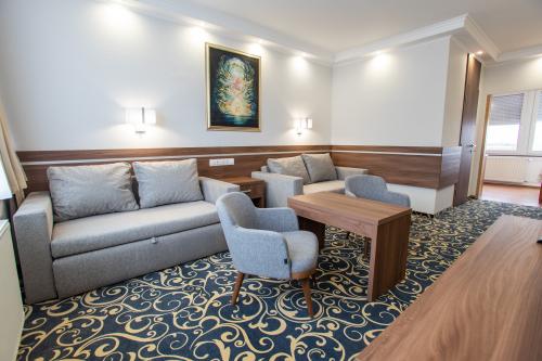 Árpád Hotel Tatabánya – ładny, romantyczny apartament w Tatabánya