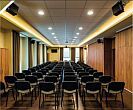Konferenzraum, Verhandlungsraum, Veranstaltungssaal in Gyula, im Hotel Komló, in der Nähe des Burgbades