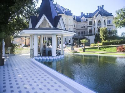 Piscina termală Borostyan Spa și Wellness Hotel