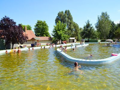 Andrássy Thermal Hotel Jászapáti - Piscine Jászapáti avec de l'eau médicinale