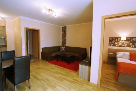 Solaris Apartment Cserkeszolo - Appartamento speciale a Cserkeszolo