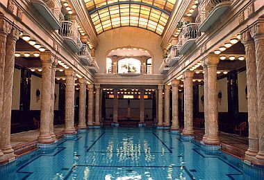 Gellert Bath entrée gratuite à Budapest depuis l'hôtel