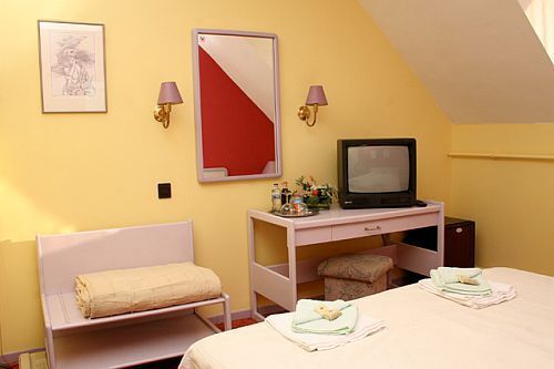 Hotel Balneario Termal Liget - habitación doble - relajamiento total  cerca de Budapest