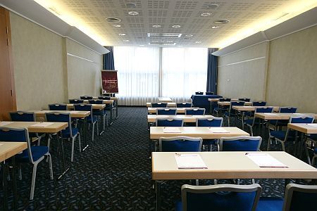 Moderne conferentieruimte in een businesswijk van Boeda - Hotel Mercure Boedapest Buda