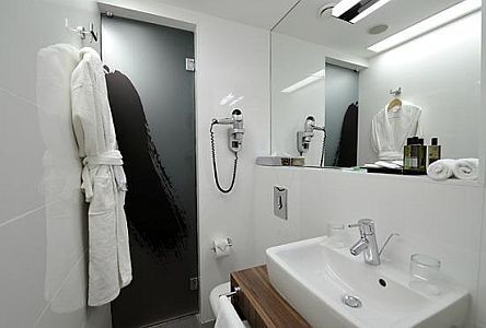 Hotel Nemzeti Budapest MGallery - cuarto de baño