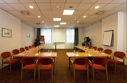 Sala de reuniones del Ibis Styles Budapest City