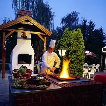 Hotel Nagyerdő - Debrecen - grill al aire libre