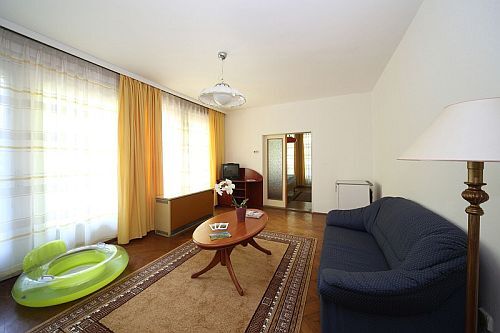 Barato habitacion de hotel en lago Balaton, en Club Aliga en Balatonvilagos