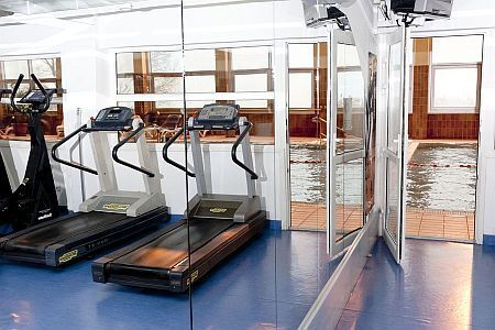 El gimnasio del Hotel Helikon al Balaton ofrece también su centro spa y bienestar