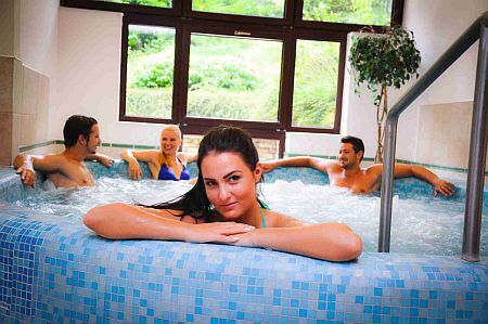 Hôtel Lövér 3 étoiles - wellness et traitements de la santé - Sopron en Hongrie - jacuzzi